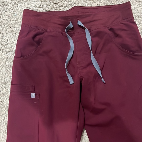 Figs maroon technical collection size XS/T EUC - Picture 2 of 4